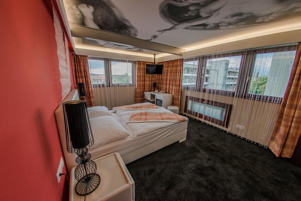 Hotel Kristaly Imperial Tata Zewnętrze zdjęcie