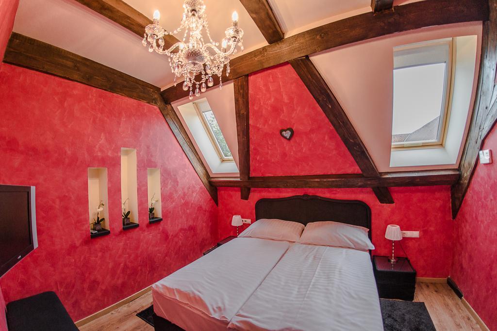 Hotel Kristaly Imperial Tata Zewnętrze zdjęcie