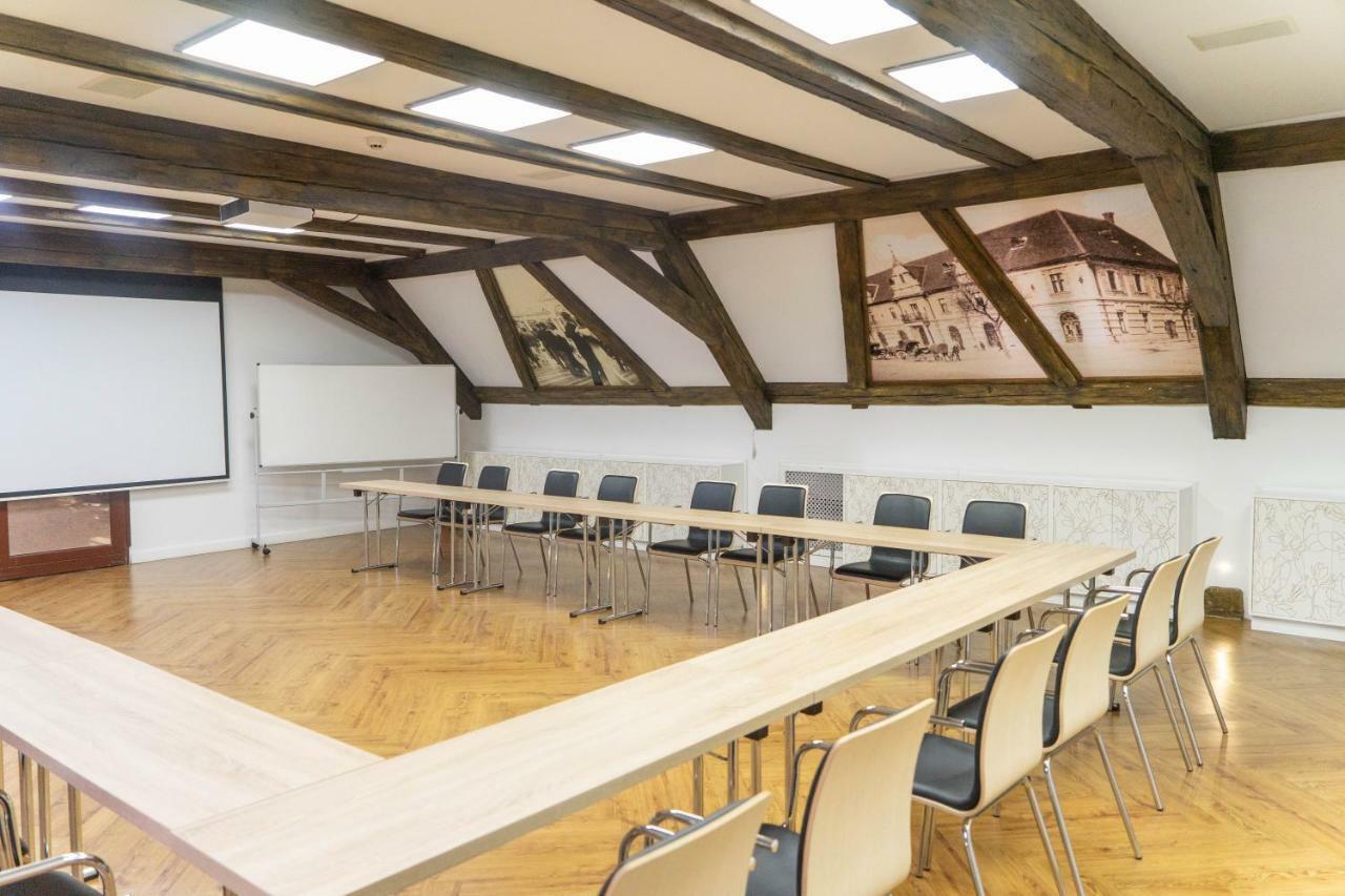 Hotel Kristaly Imperial Tata Zewnętrze zdjęcie