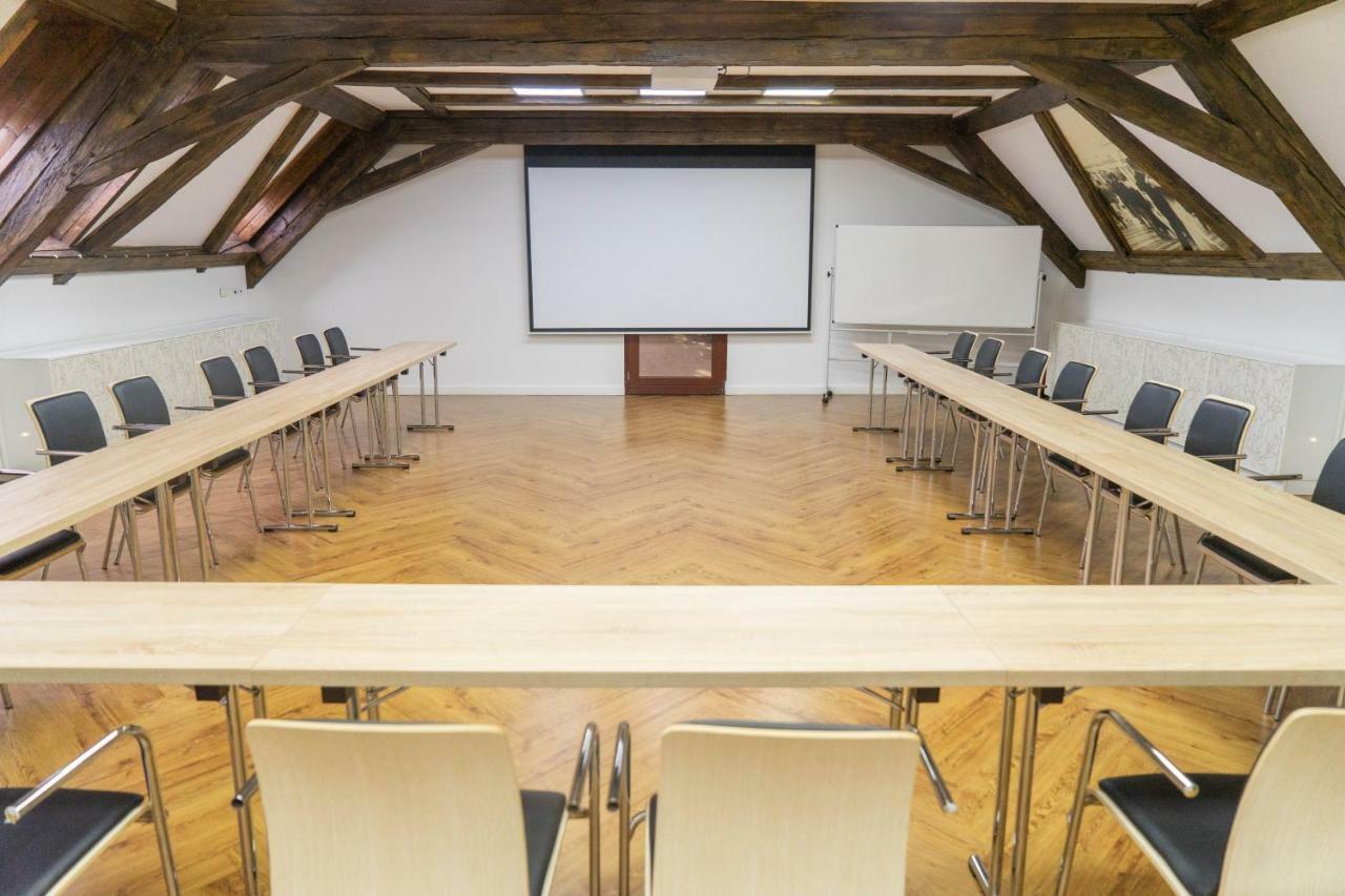 Hotel Kristaly Imperial Tata Zewnętrze zdjęcie
