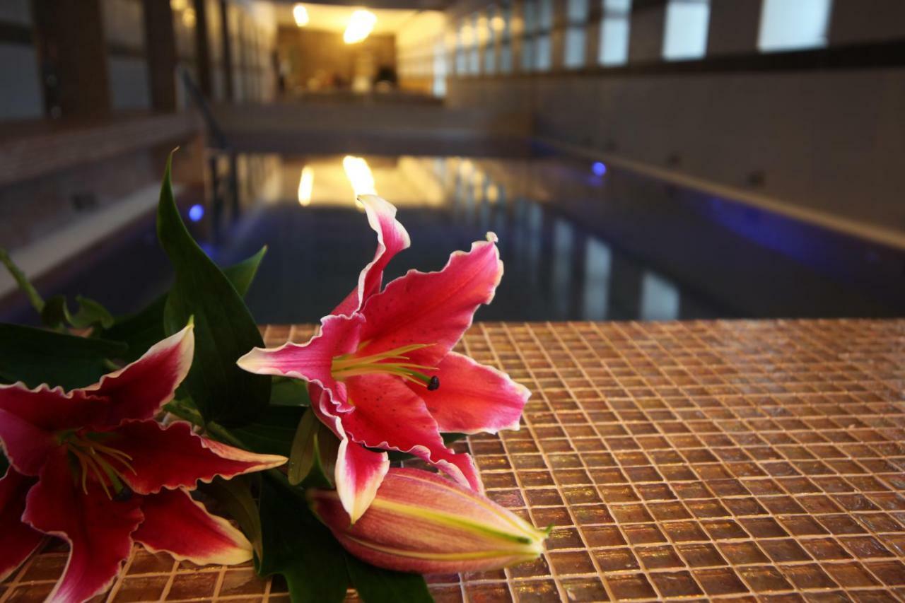 Hotel Kristaly Imperial Tata Zewnętrze zdjęcie