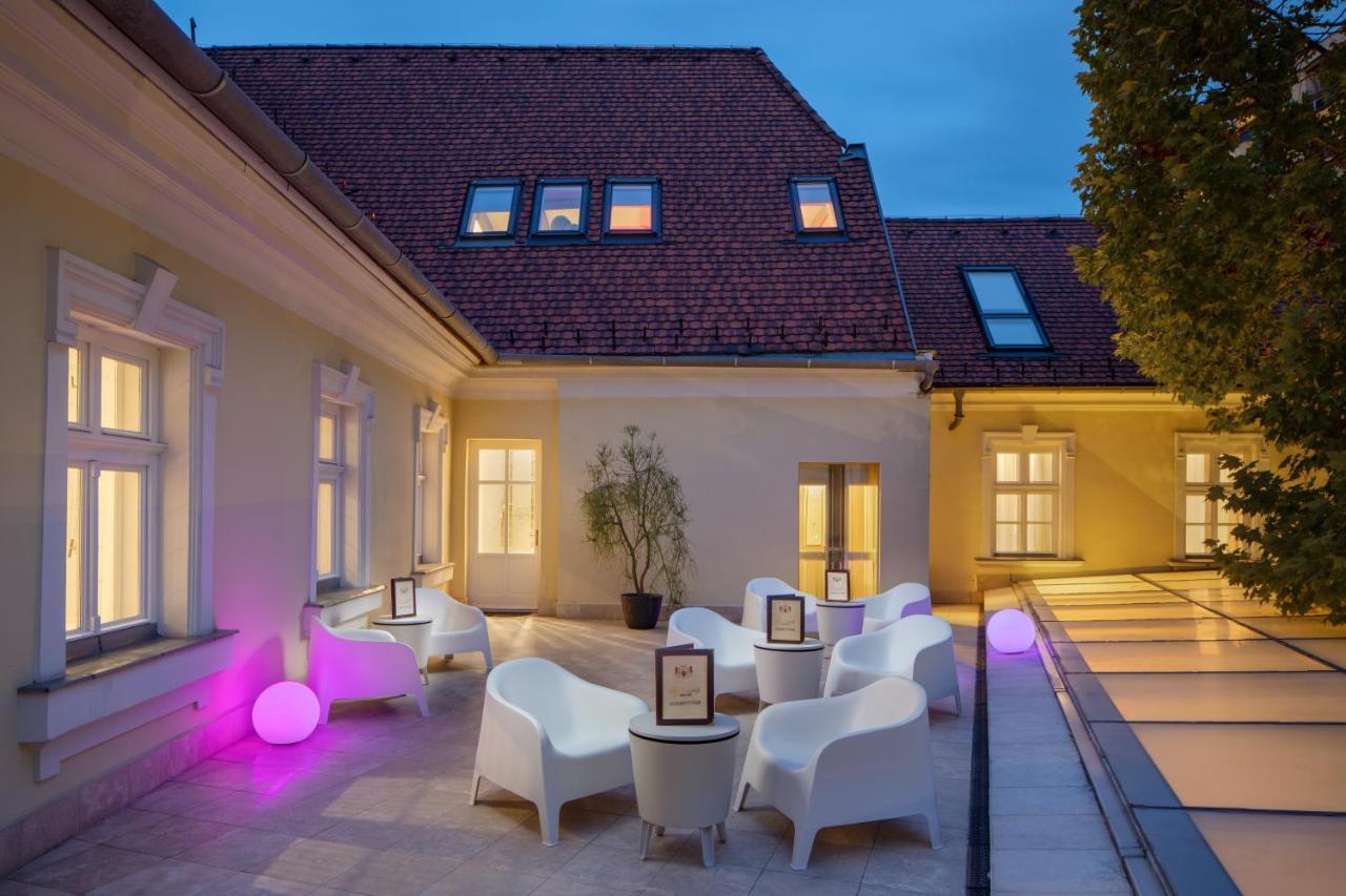 Hotel Kristaly Imperial Tata Zewnętrze zdjęcie