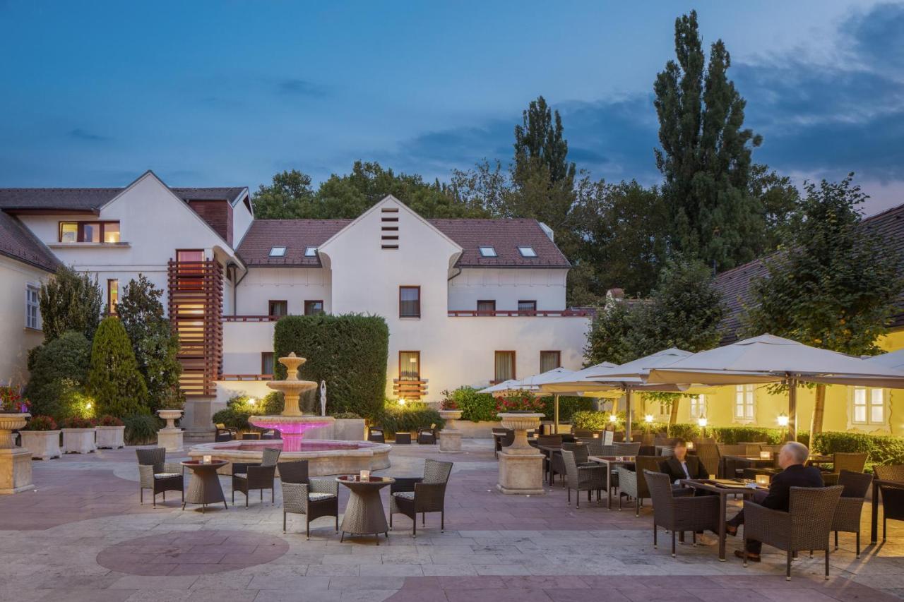 Hotel Kristaly Imperial Tata Zewnętrze zdjęcie